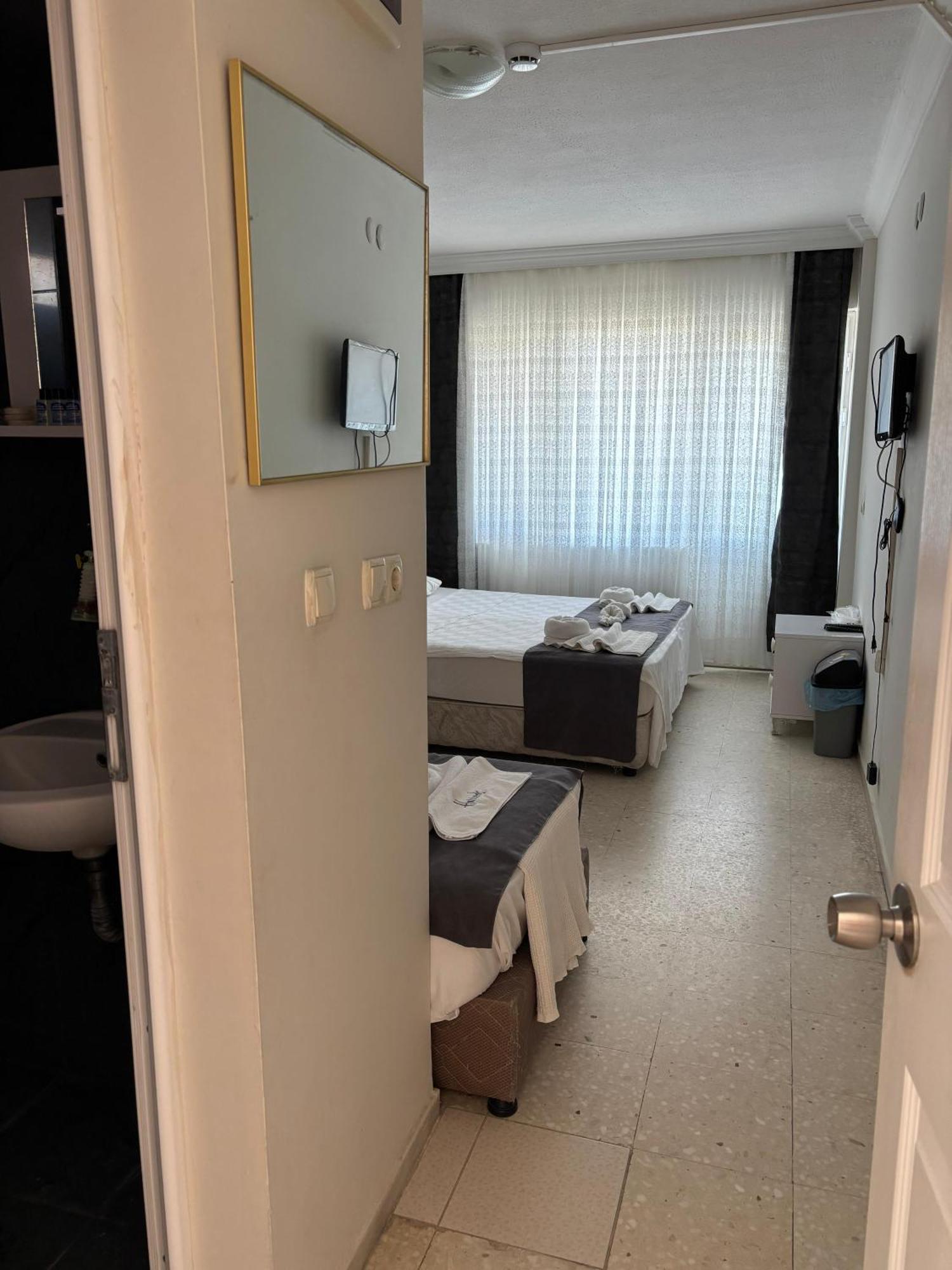 The Beach Sun Otel 디딤 외부 사진